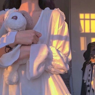 开局华流巅峰，转身养成高冷校花